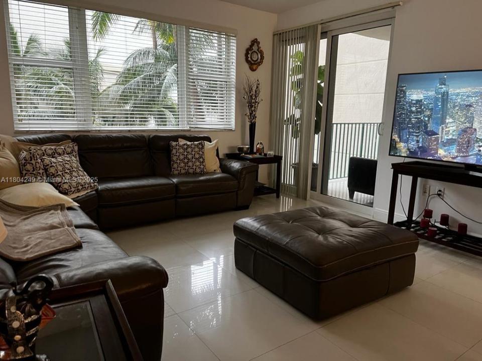 19900 E Country Club Dr 218, Aventura, 佛羅里達州 33180, 美國