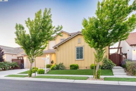 W Warren Dr, Mountain House, California 95391
