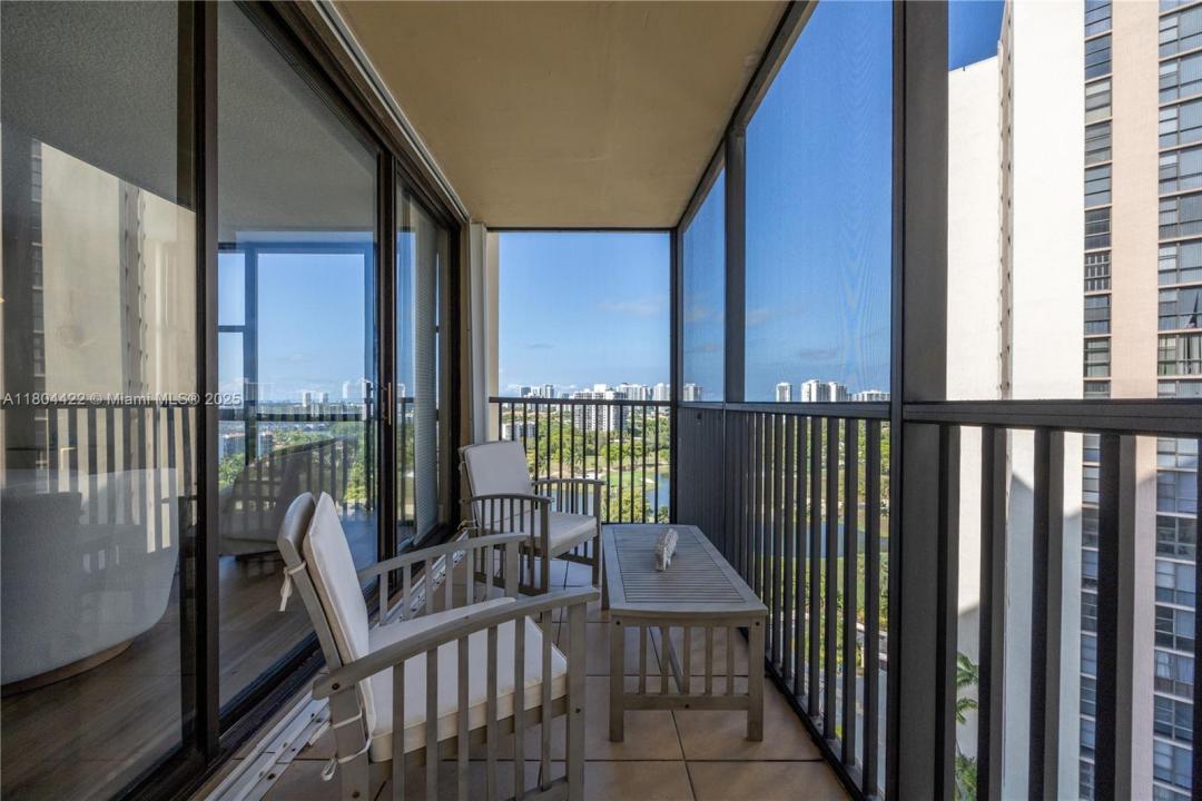 20301 W Country Club Dr 1623, Aventura, فلوريدا 33180, الولايات المتحدة