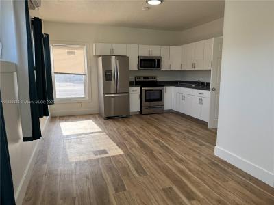 609 NW 2nd Ave 4, Hallandale Beach, Florida 33009, USA