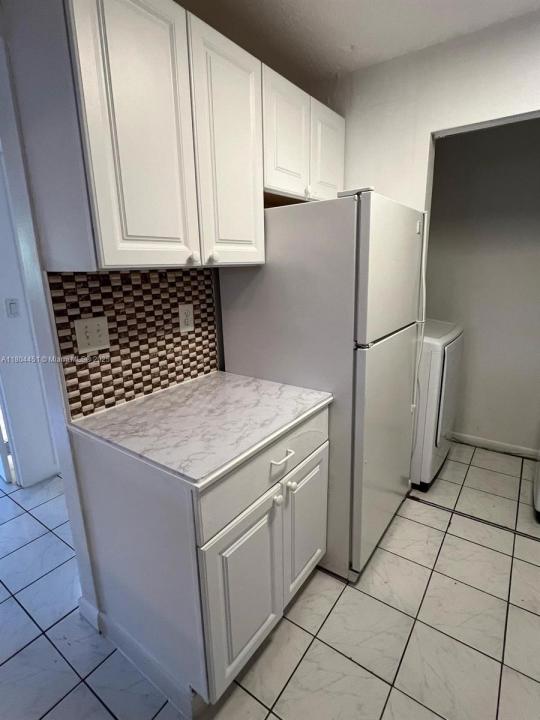 927 NE 199th St 102, Miami, Florida 33179, Amerika Birleşik Devletleri