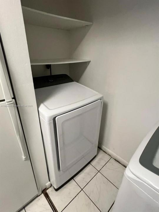 927 NE 199th St 102, Miami, Florida 33179, Amerika Birleşik Devletleri