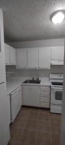 4007 N University Dr 210, Sunrise, Florida 33351, USA