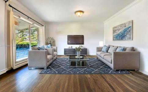 232 SE 6th St, Dania Beach, Florida 33004, USA