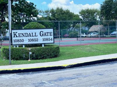 10852 N Kendall Dr 203, Miami, Florida 33176, USA