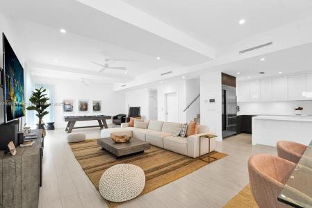 348 Desoto St 348, Hollywood, Florida 33019, USA