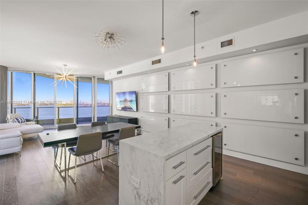 2020 N Bayshore Dr 2001, Miami, Florida 33137, Estados Unidos