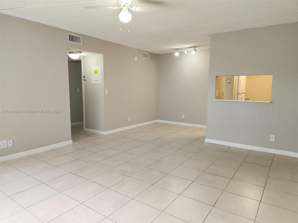 3776 N University Dr L-8, Coral Springs, Florida 33065, USA