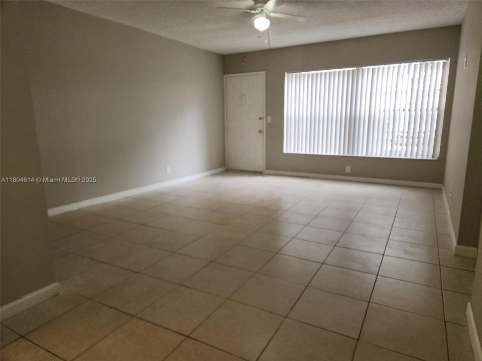 3776 N University Dr L-8, Coral Springs, Florida 33065, USA