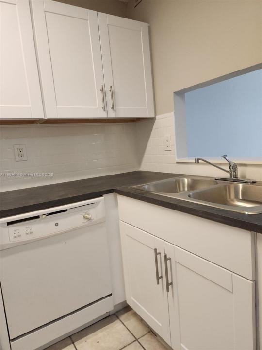 3776 N University Dr L-8, Coral Springs, Florida 33065, USA