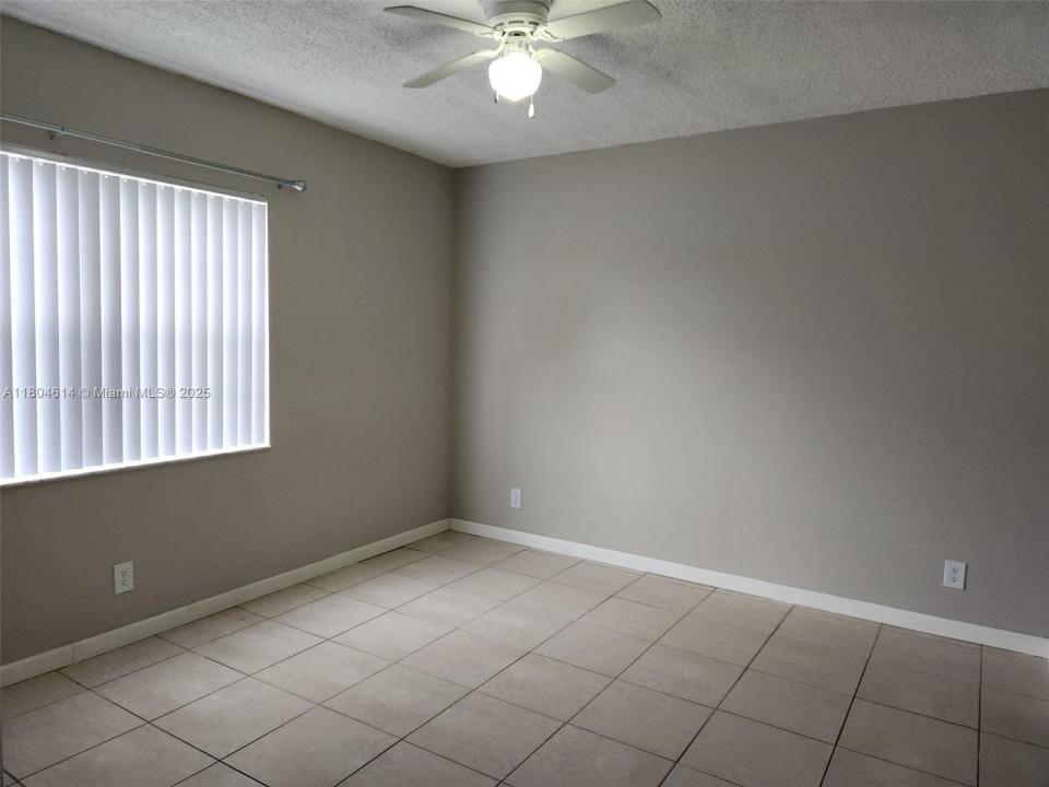 3776 N University Dr L-8, Coral Springs, Florida 33065, USA