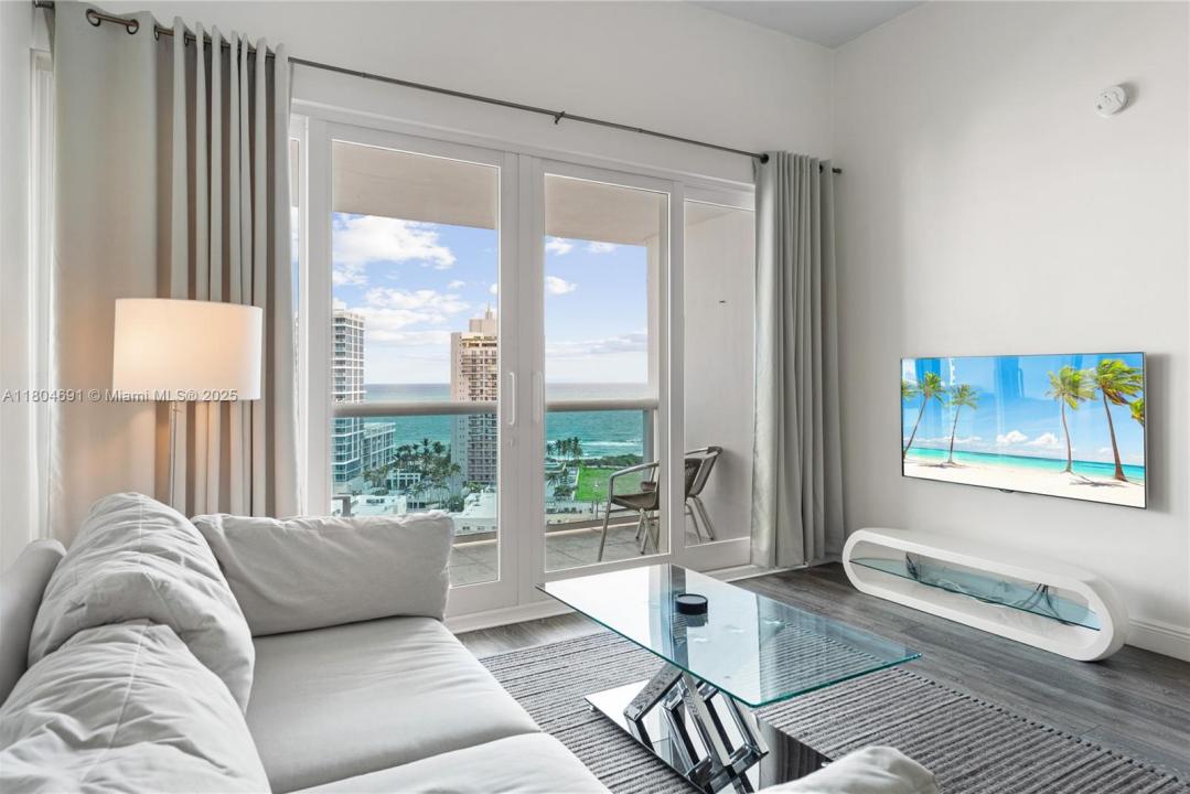 6770 Indian Creek Dr TSA1, Miami Beach, Floryda 33141, USA