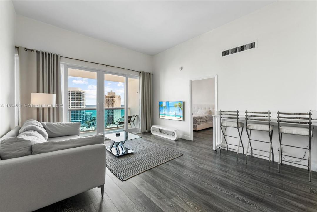 6770 Indian Creek Dr TSA1, Miami Beach, Floryda 33141, USA