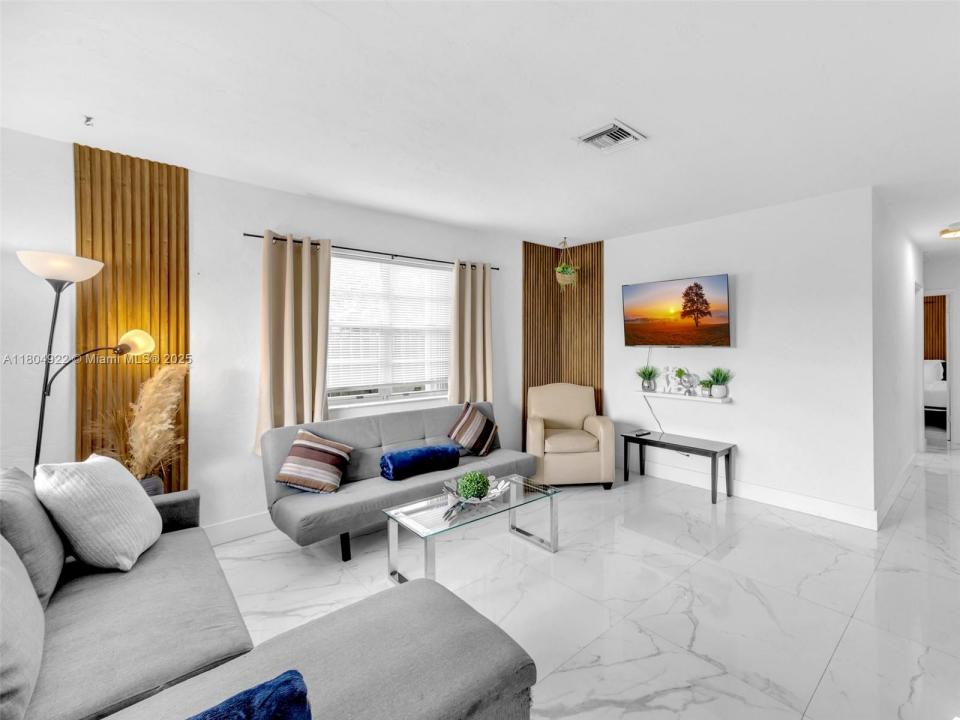 421 W Pembroke Rd 0, Hallandale Beach, Floride 33009, États-Unis