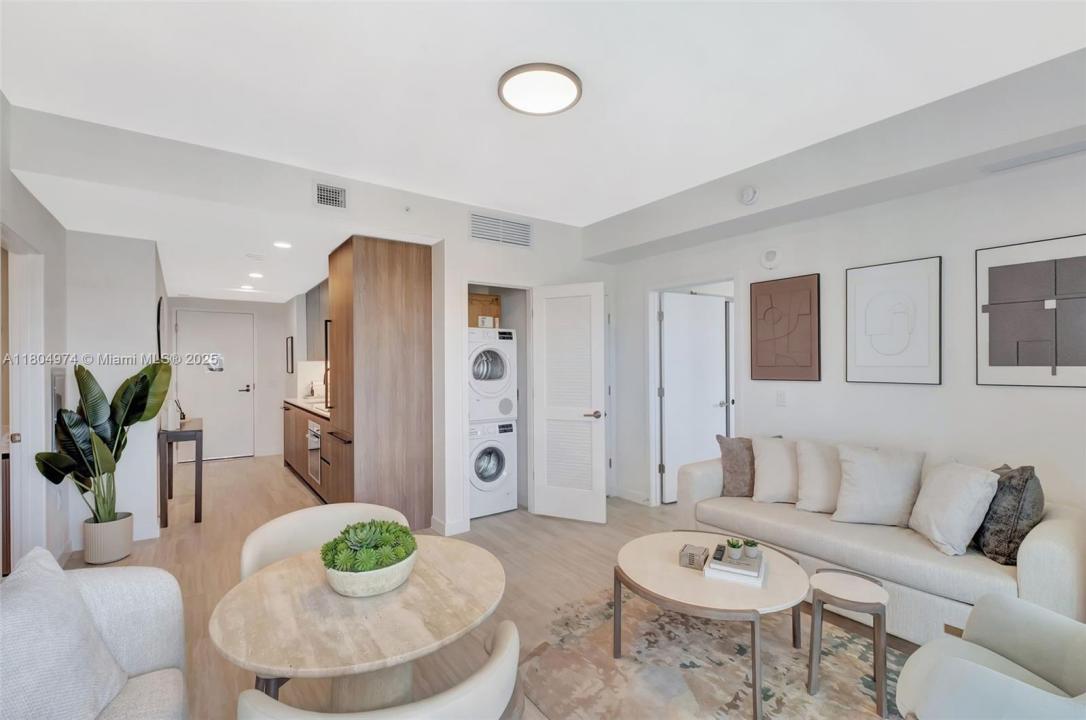 580 72nd st 808, Miami Beach, Флорида 33141, Соединенные Штаты