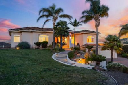 Ashford Circle, Hollister, 캘리포니아 95023, 미국