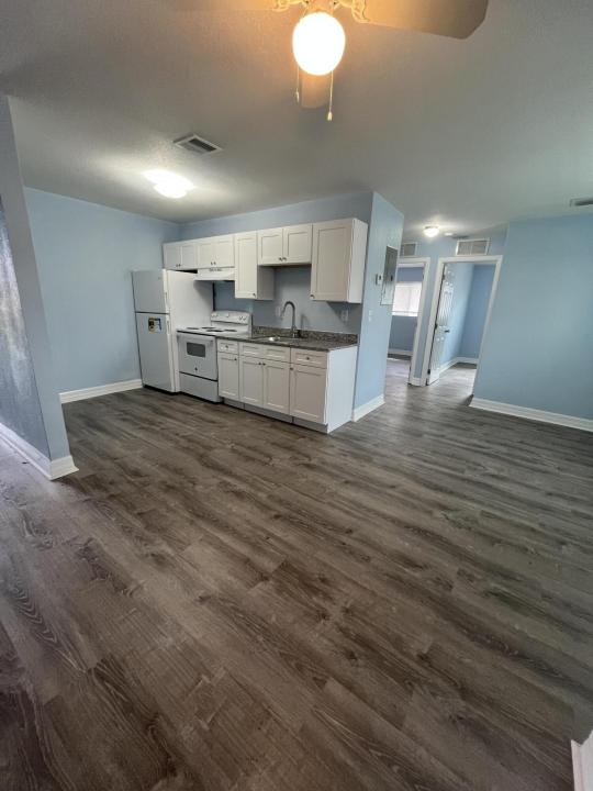 1109 NW 6th Avenue 1-5, Pompano Beach, Floryda 33060, USA