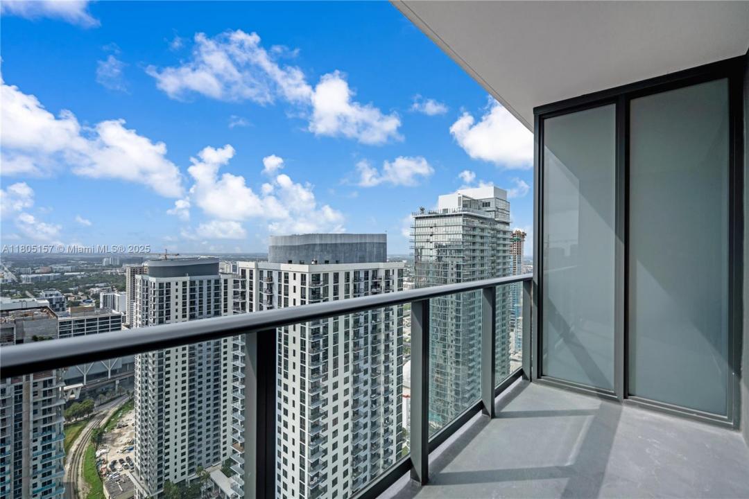 601 NE 1st 4204, Miami, Florida 33132, USA