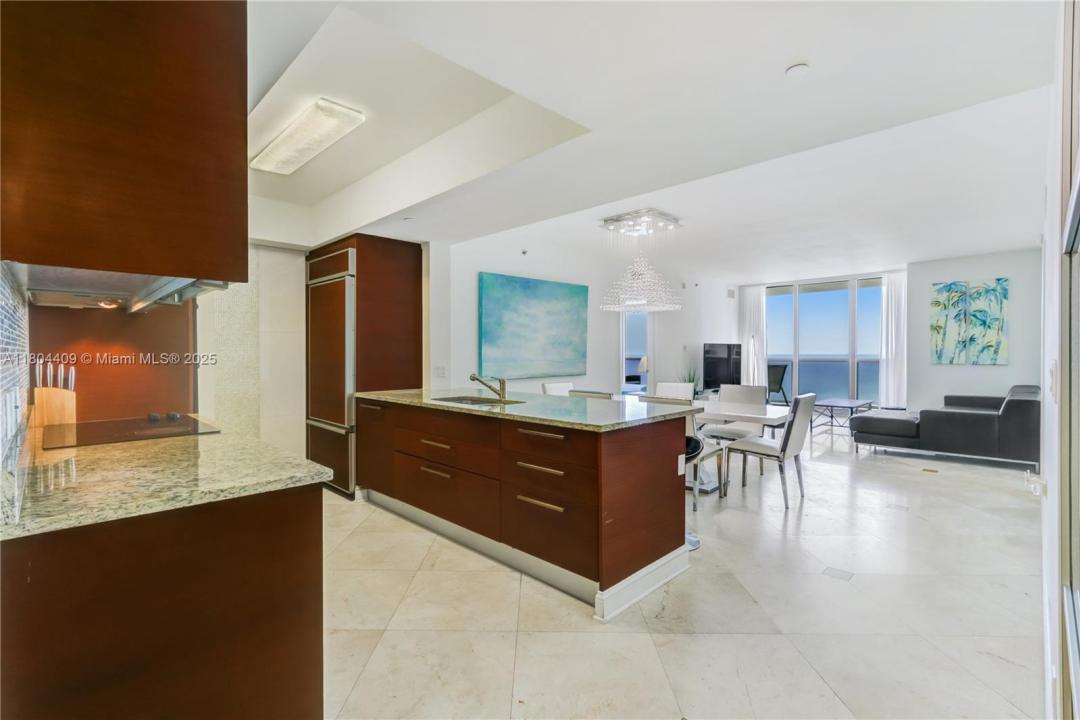 1830 S Ocean Dr 3804, Hallandale Beach, Florida 33009, USA