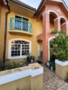 7005 NW 173rd Dr 1702, Hialeah, Florida 33015, USA