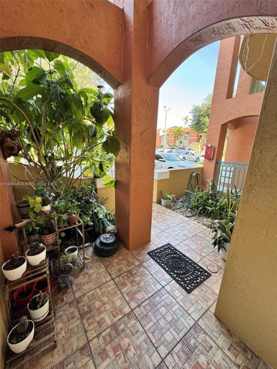 7005 NW 173rd Dr 1702, Hialeah, 佛罗里达州 33015, 美国