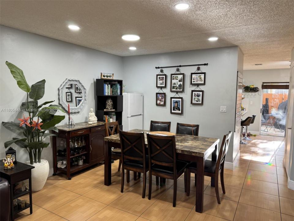 7005 NW 173rd Dr 1702, Hialeah, 佛罗里达州 33015, 美国