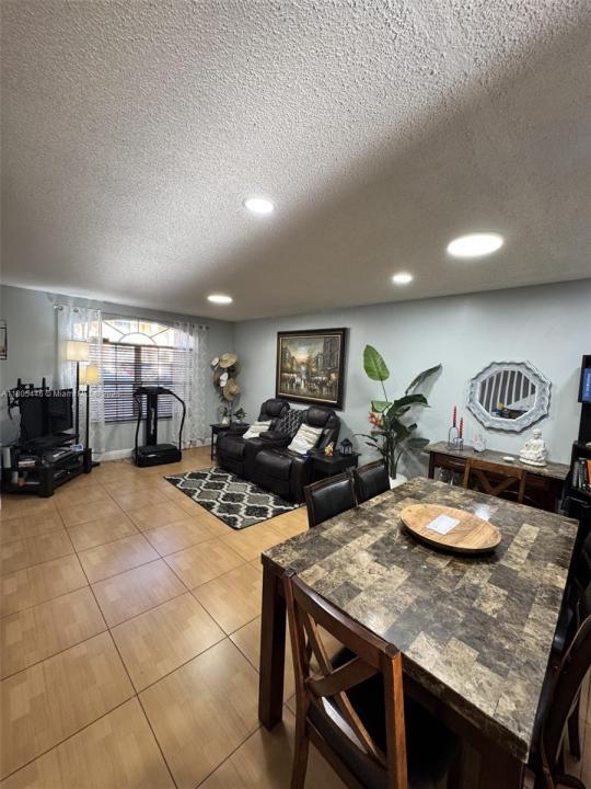 7005 NW 173rd Dr 1702, Hialeah, 佛罗里达州 33015, 美国
