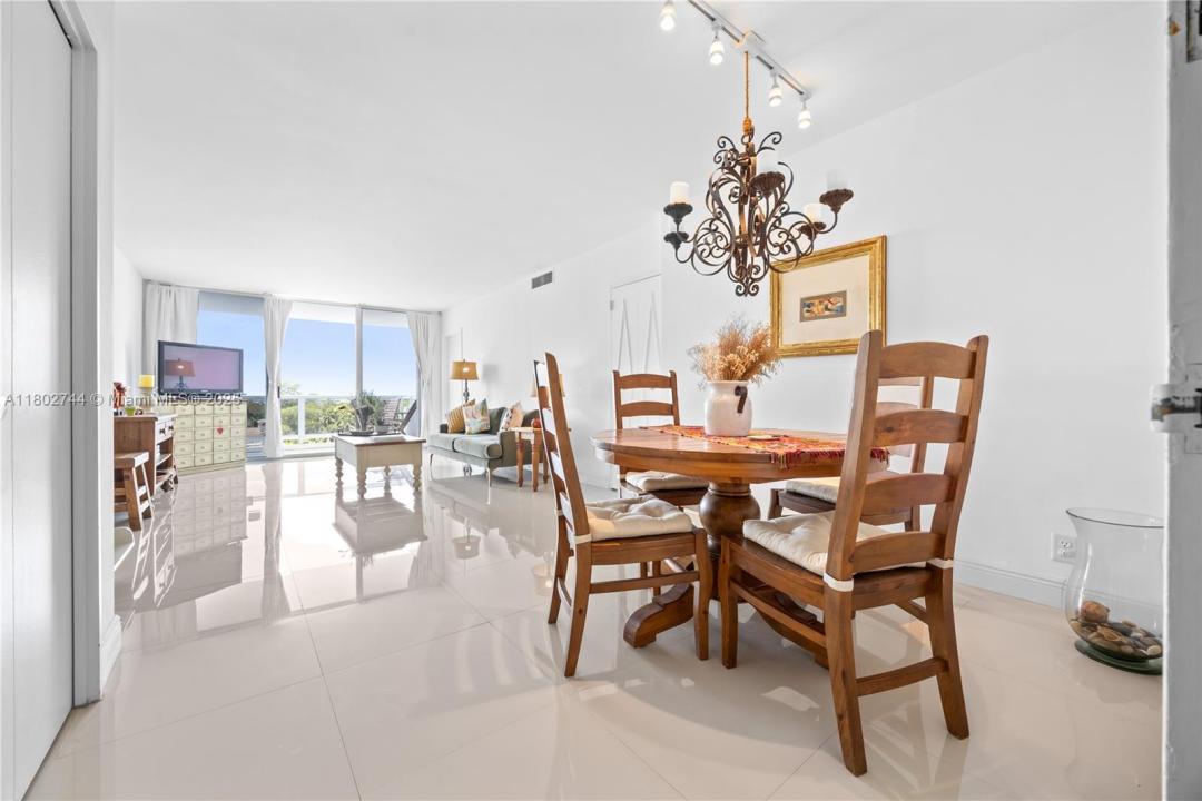 5700 Collins Ave 7G, Miami Beach, Florida 33140, Stati Uniti
