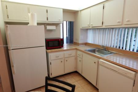 17011 N Bay Rd 408, Sunny Isles Beach, Florida 33160, USA