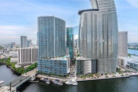 475 Brickell Ave 2908, Miami, Florida 33131, USA