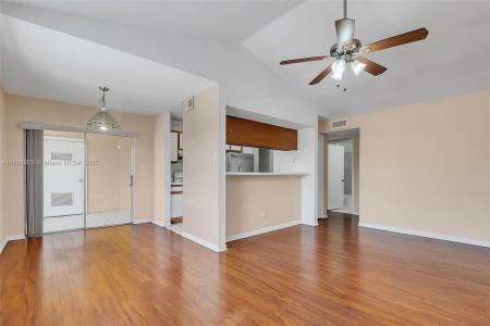15295 SW 107th Ln 1009, Miami, Florida 33196, USA