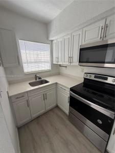 8463 NW 4th Ct 8463, Miami, Florida 33150, USA