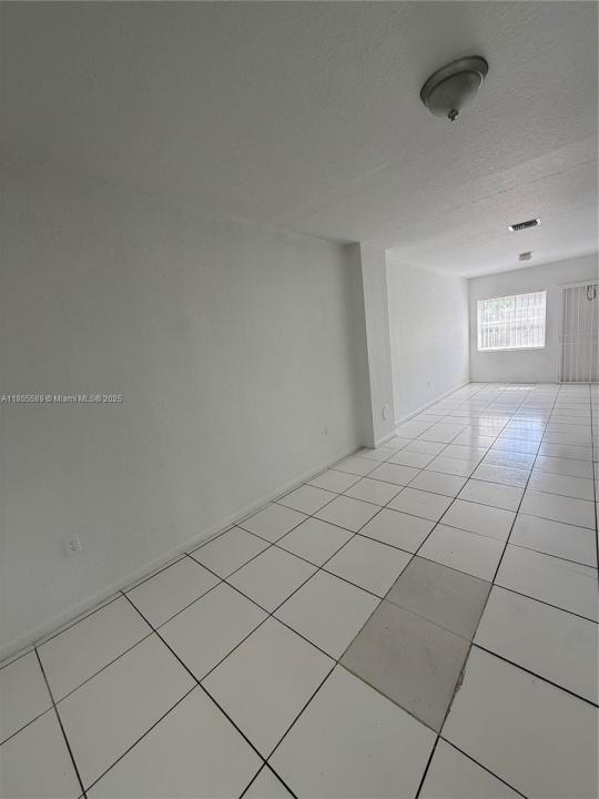 8463 NW 4th Ct 8463, Miami, Flórida 33150, Estados Unidos
