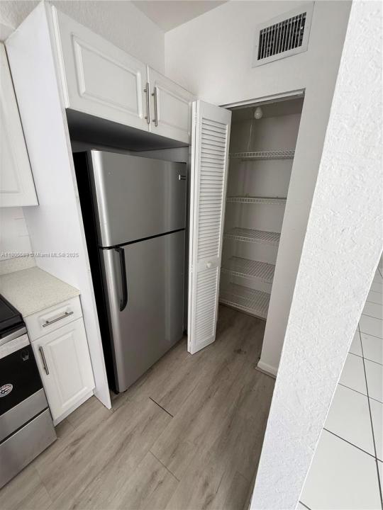 8463 NW 4th Ct 8463, Miami, Flórida 33150, Estados Unidos