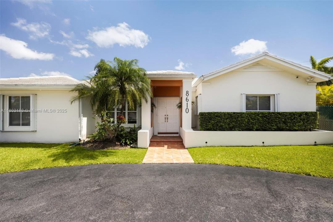 8610 SW 83rd St, Miami, Florida 33143