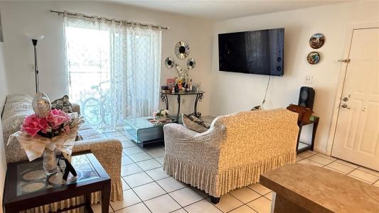 8560 SW 212th St 203, Cutler Bay, Florida 33189, USA
