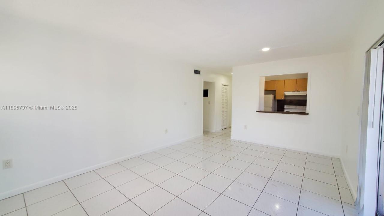 1008 NW 45th Ave 13, Miami, Florida 33126