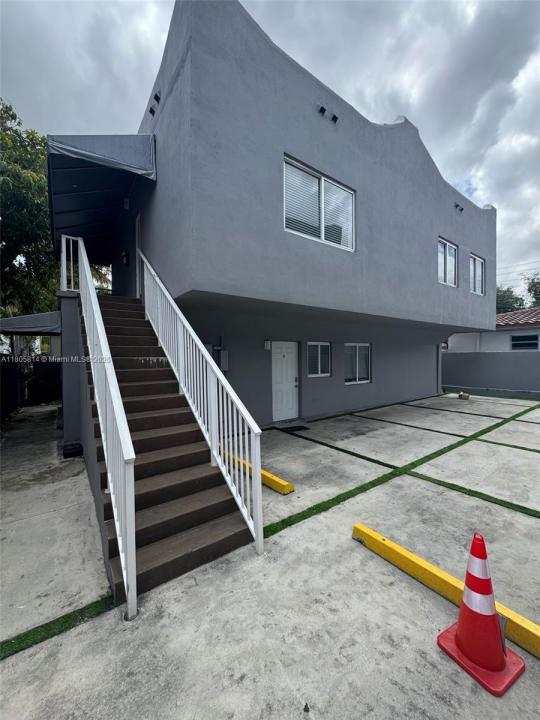 1684 SW 10th St 06, Miami, Florida 33135, Amerika Birleşik Devletleri