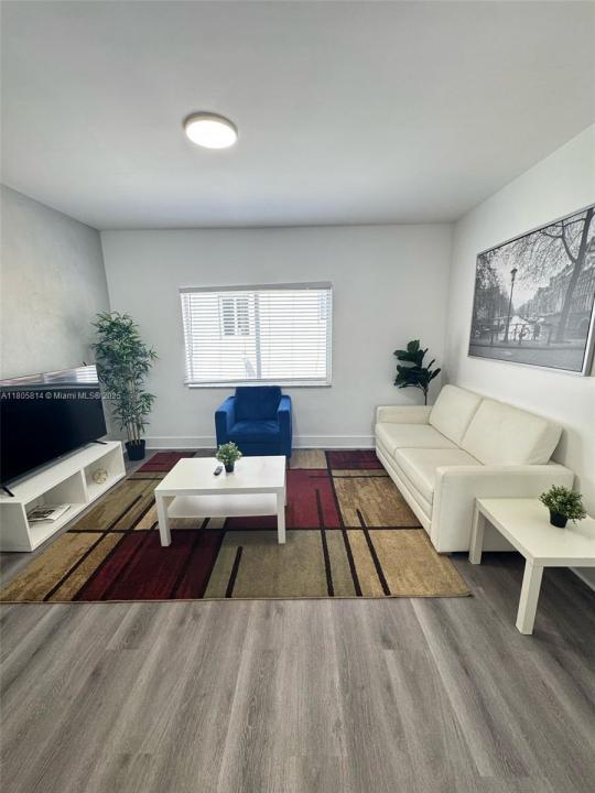 1684 SW 10th St 06, Miami, Florida 33135, Amerika Birleşik Devletleri