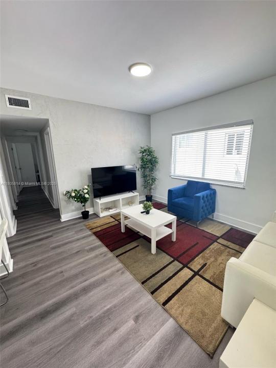 1684 SW 10th St 06, Miami, Florida 33135, Amerika Birleşik Devletleri