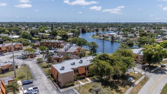 1541 NW 92nd Ave 186, Pembroke Pines, Florida 33024, USA