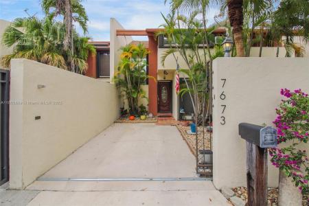 7673 SW 103rd Pl, Miami, Florida 33173, USA
