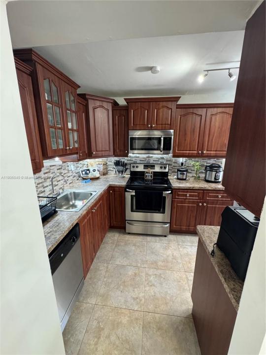 1570 W 46th St 232, Hialeah, フロリダ 33012, アメリカ合衆国