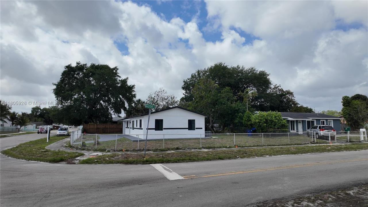 3800 NW 208th St, Miami Gardens, Florida 33055, USA