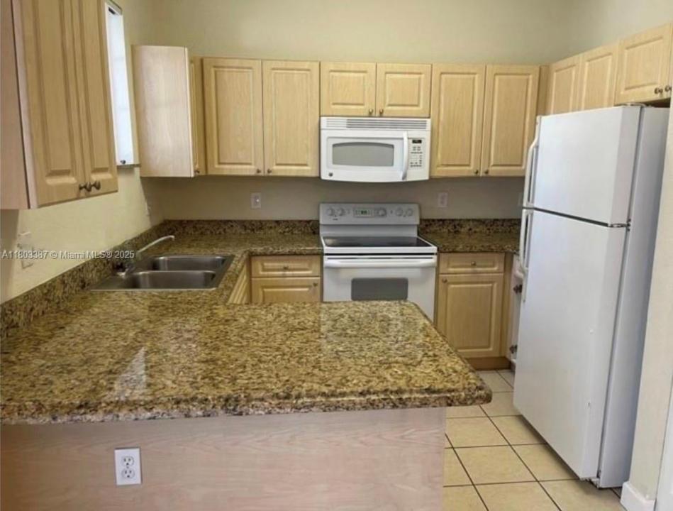 374 NE 26th Ave 204, Homestead, Florida 33033, Estados Unidos