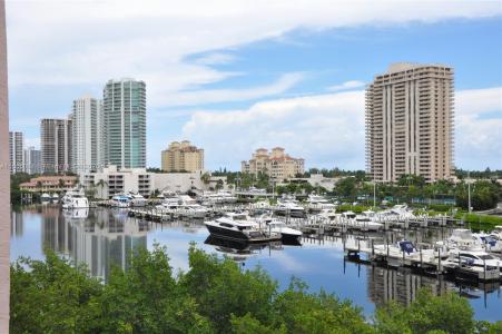 19801 E Country Club Dr 4104, Aventura, Florida 33180, USA