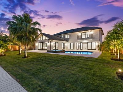 8 Leeward Circle, Tequesta, Florida 33469