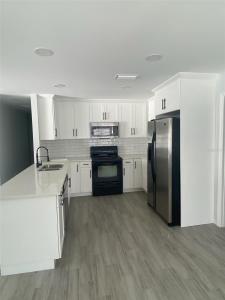 5008 Parade Street, Tampa, Florida 33617, USA