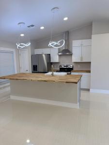 2118 NE 22nd Place, Cape Coral, فلوريدا 33909, الولايات المتحدة