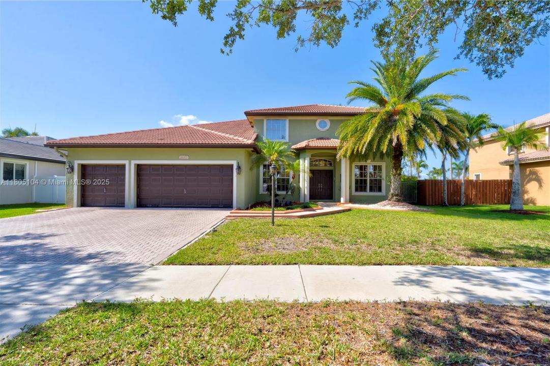 16372 Segovia Cir N, Pembroke Pines, Florida 33331